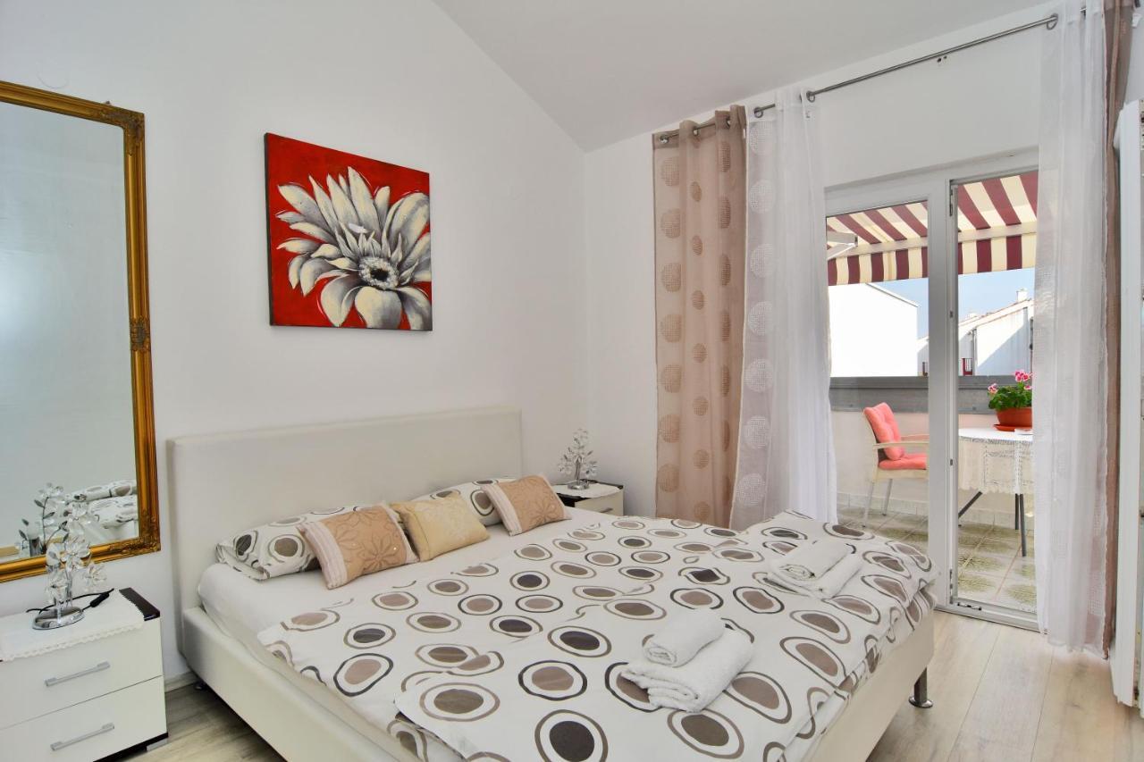 Apartments And Rooms Anika Zadar Exterior foto