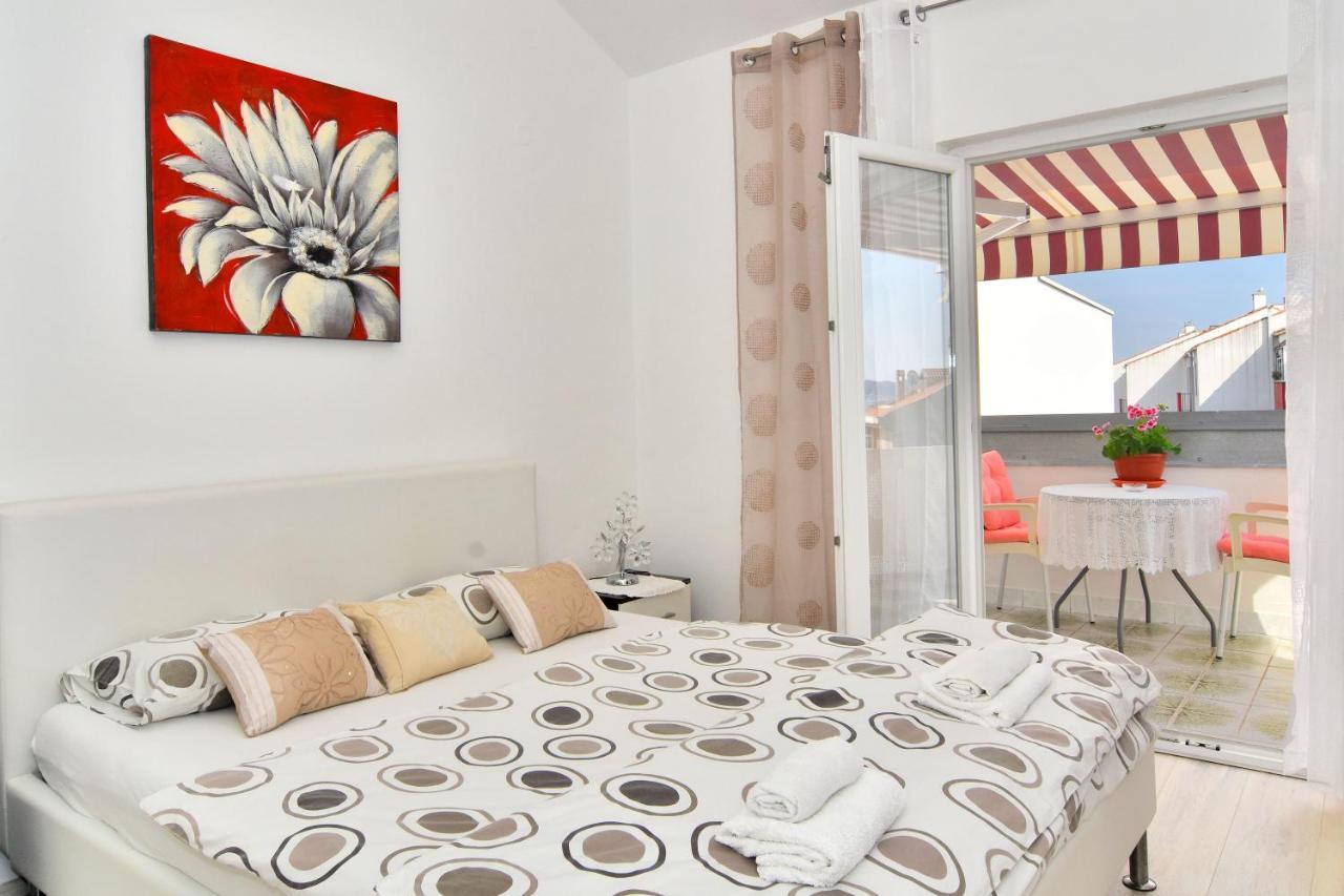 Apartments And Rooms Anika Zadar Exterior foto