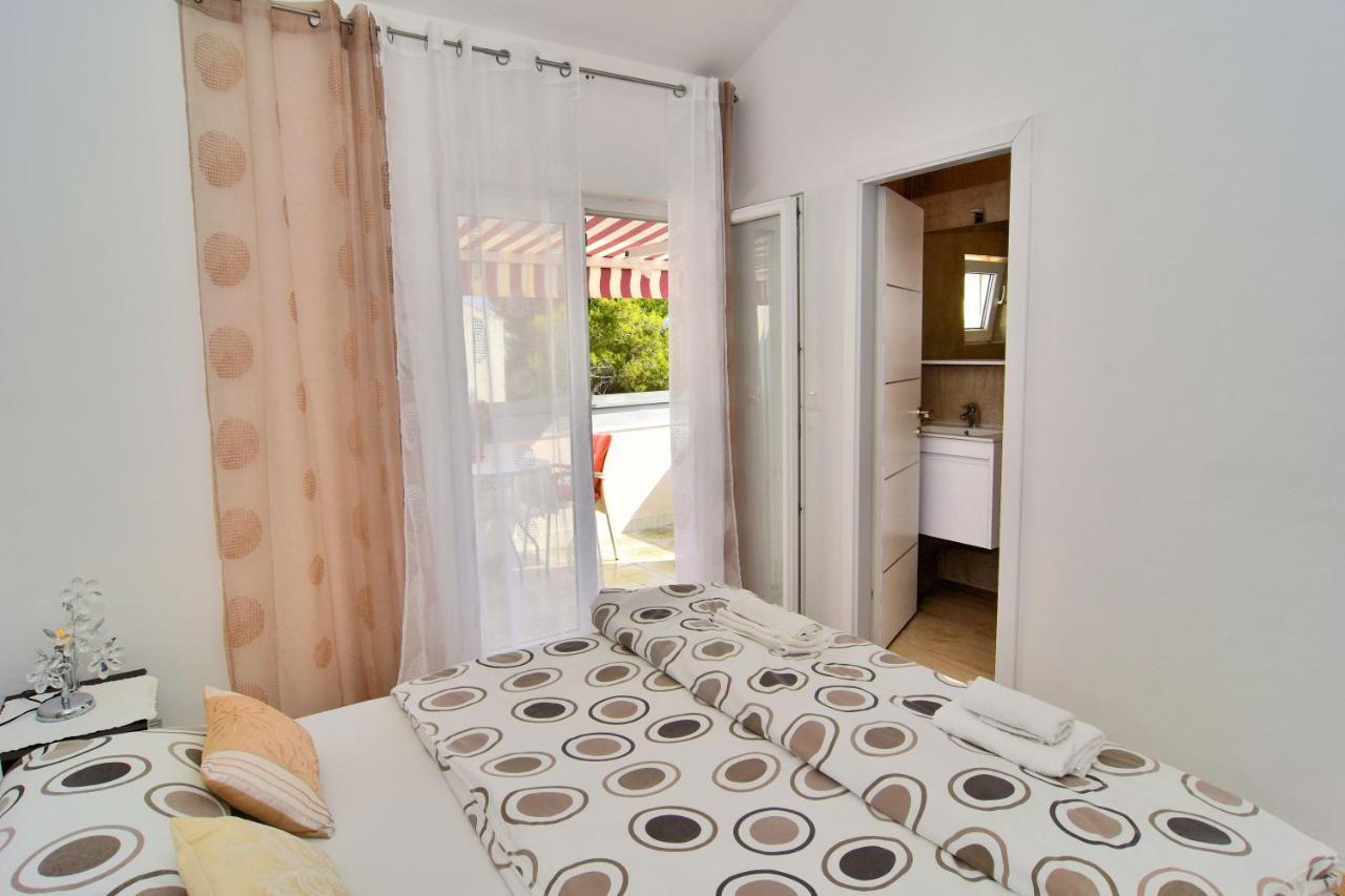 Apartments And Rooms Anika Zadar Exterior foto